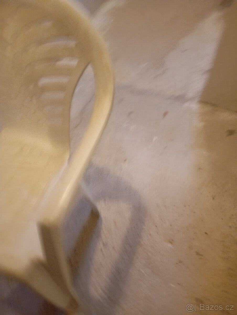 stolek na slunečník+ židle-plast - 9