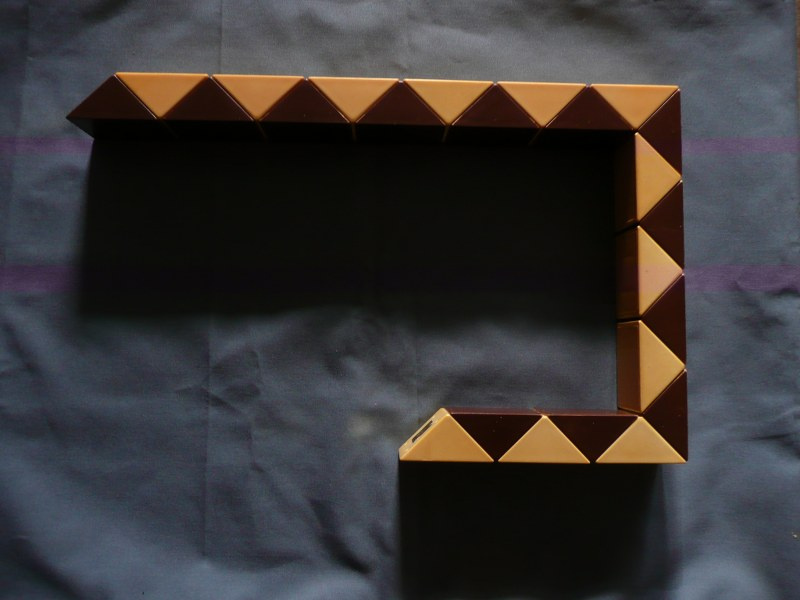 Hlavolam, rébus SNAKE, had - 9