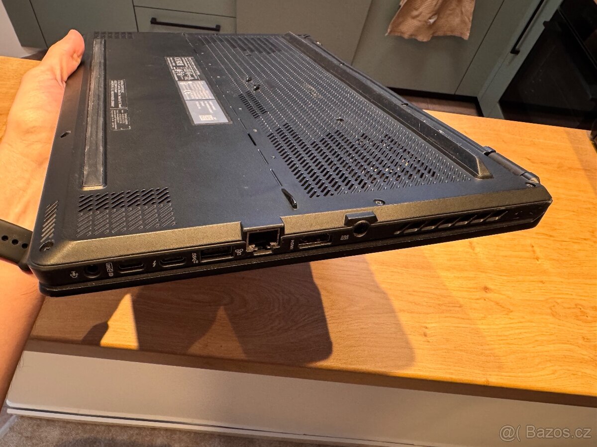 Asus Zephyrus M16 16:10 1920x1200 144Hz, 40GB RAM, 2TB SSD - 9