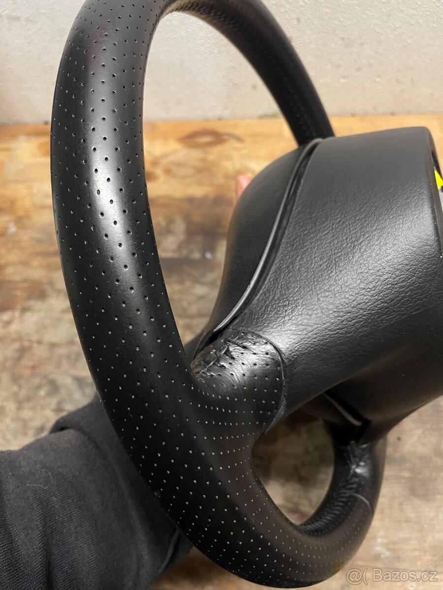 Perforovaný volant Škoda Octavia/Fabia RS - Stav Nového - 9