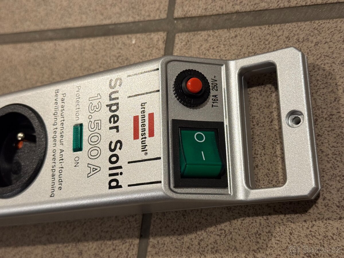 BRENNENSTUHL Super Solid - 8 zásuvek, 2,5 m TOP STAV - 9