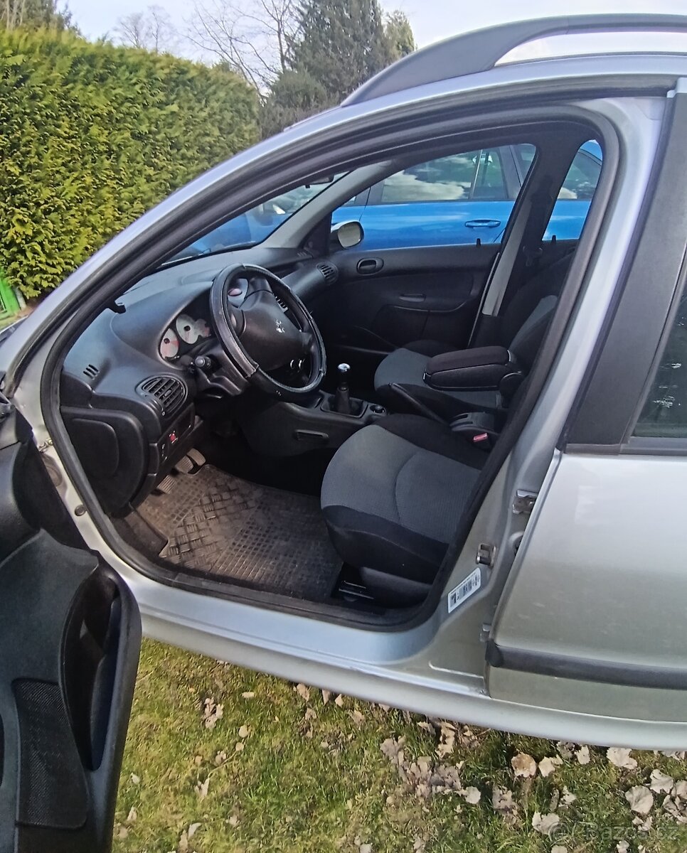 PEUGEOT 206 SW - 9