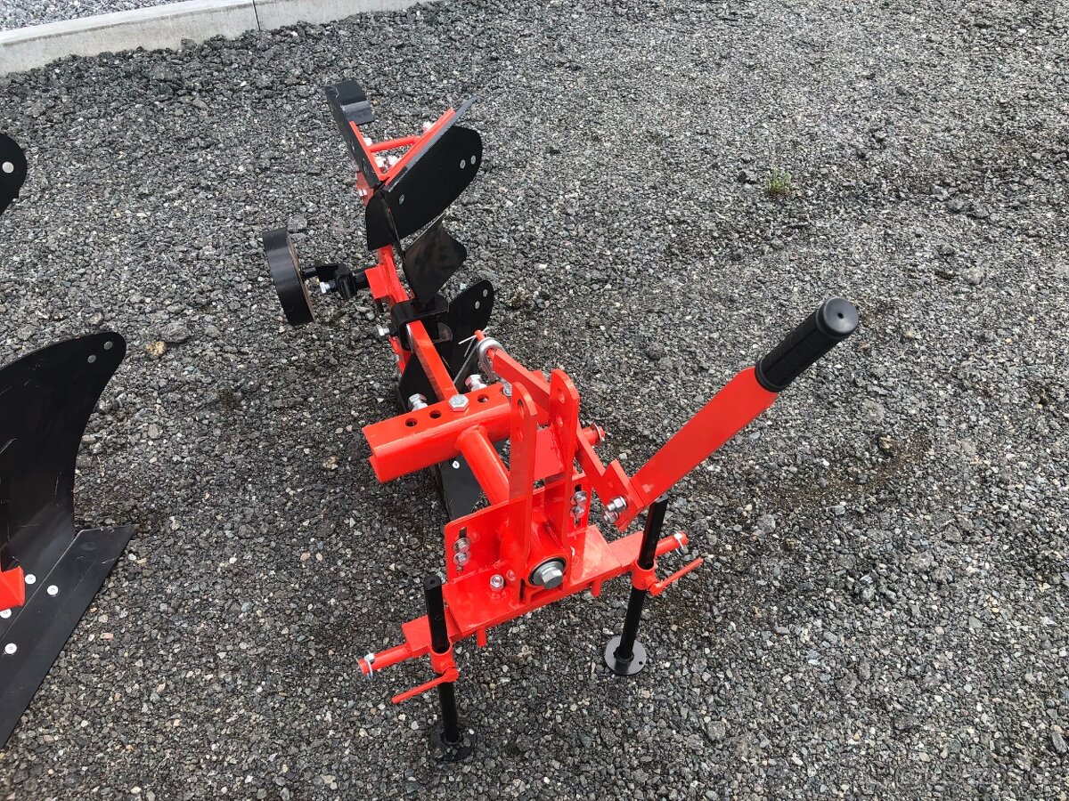 Obracecí pluh PO 230 - 9