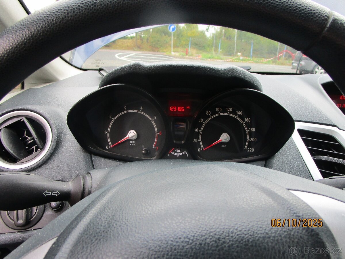 Ford Fiesta 1,2 benzín 44kw - 9
