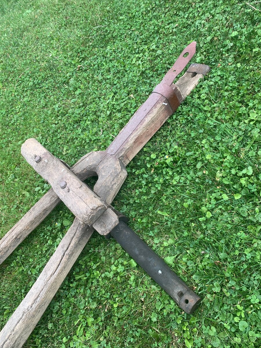 Retro- nákolesník z koňského povozu -loukoťové kola - 9