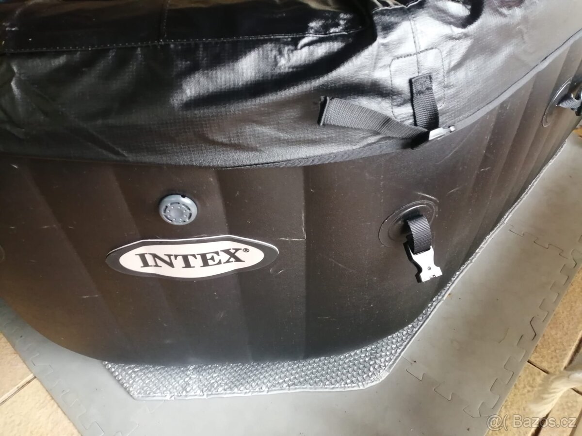 vířivka zakoupena 7.7.25 v záruce 2 roky - 9