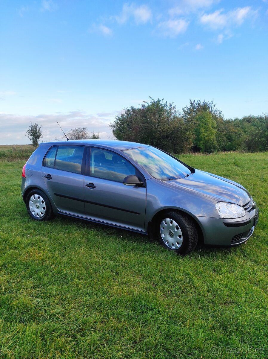 VW Golf V 1,9 TDi, 2008, nová STK, tažné - 9