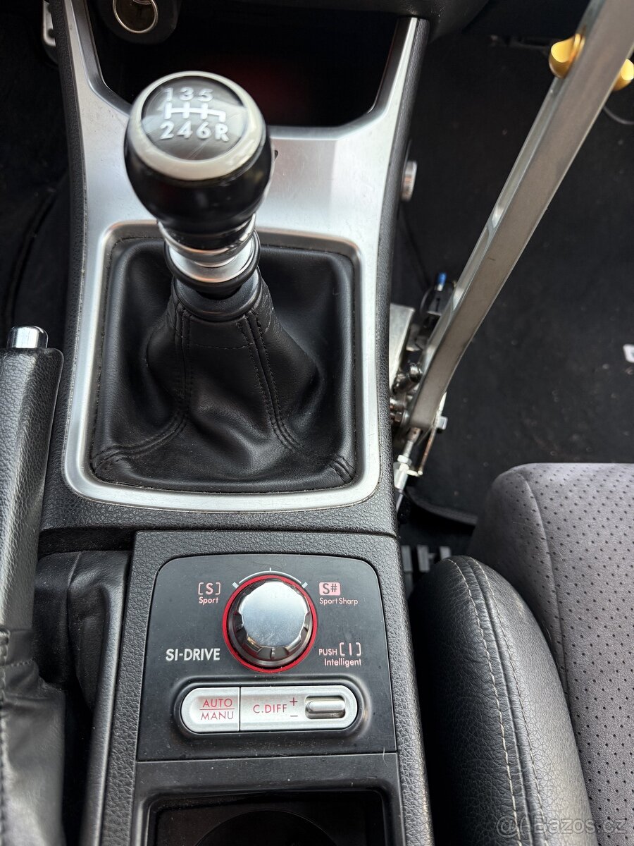 Subaru impreza STI - 9