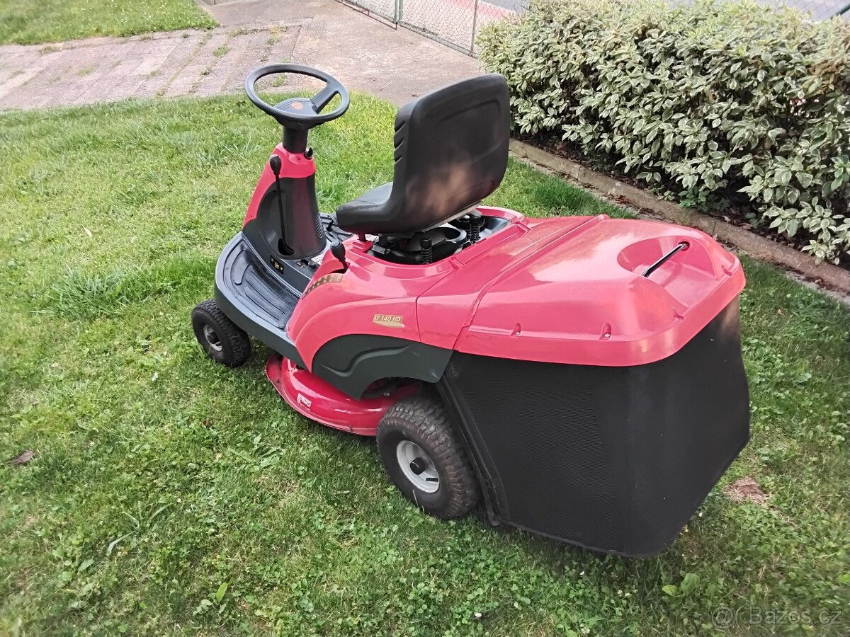 Sekací traktůrek Castelgarden XF140HD - 9