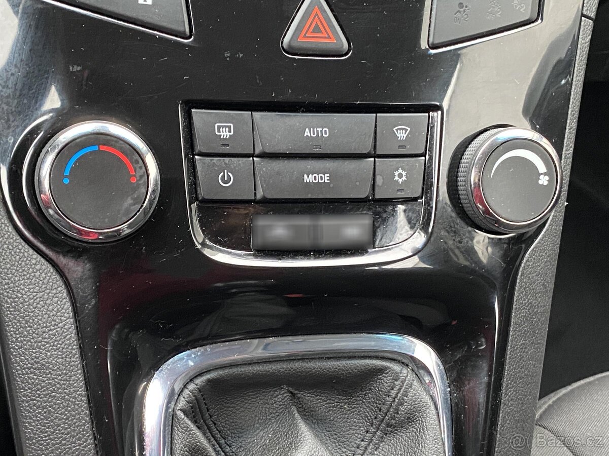 Chevrolet Orlando 2.0VCDi , 120 kW nafta, 2012 - 9