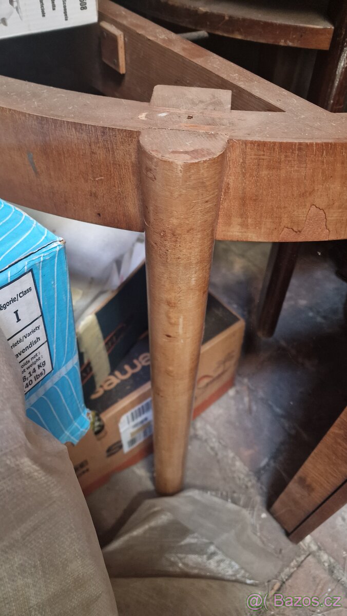 Nábytek z obývacího pokoje - 9