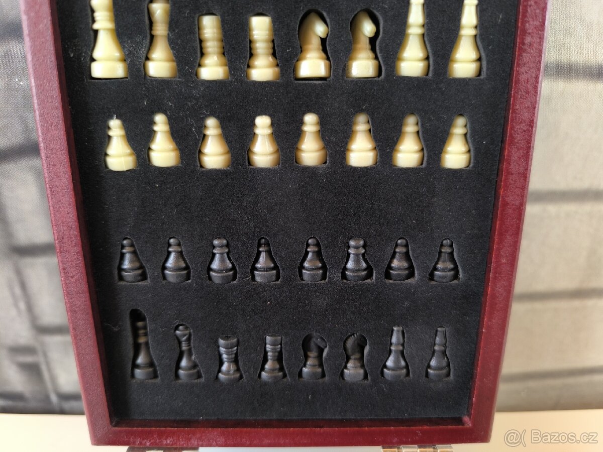 Šachy + sada na víno v dárkové krabičce - 9