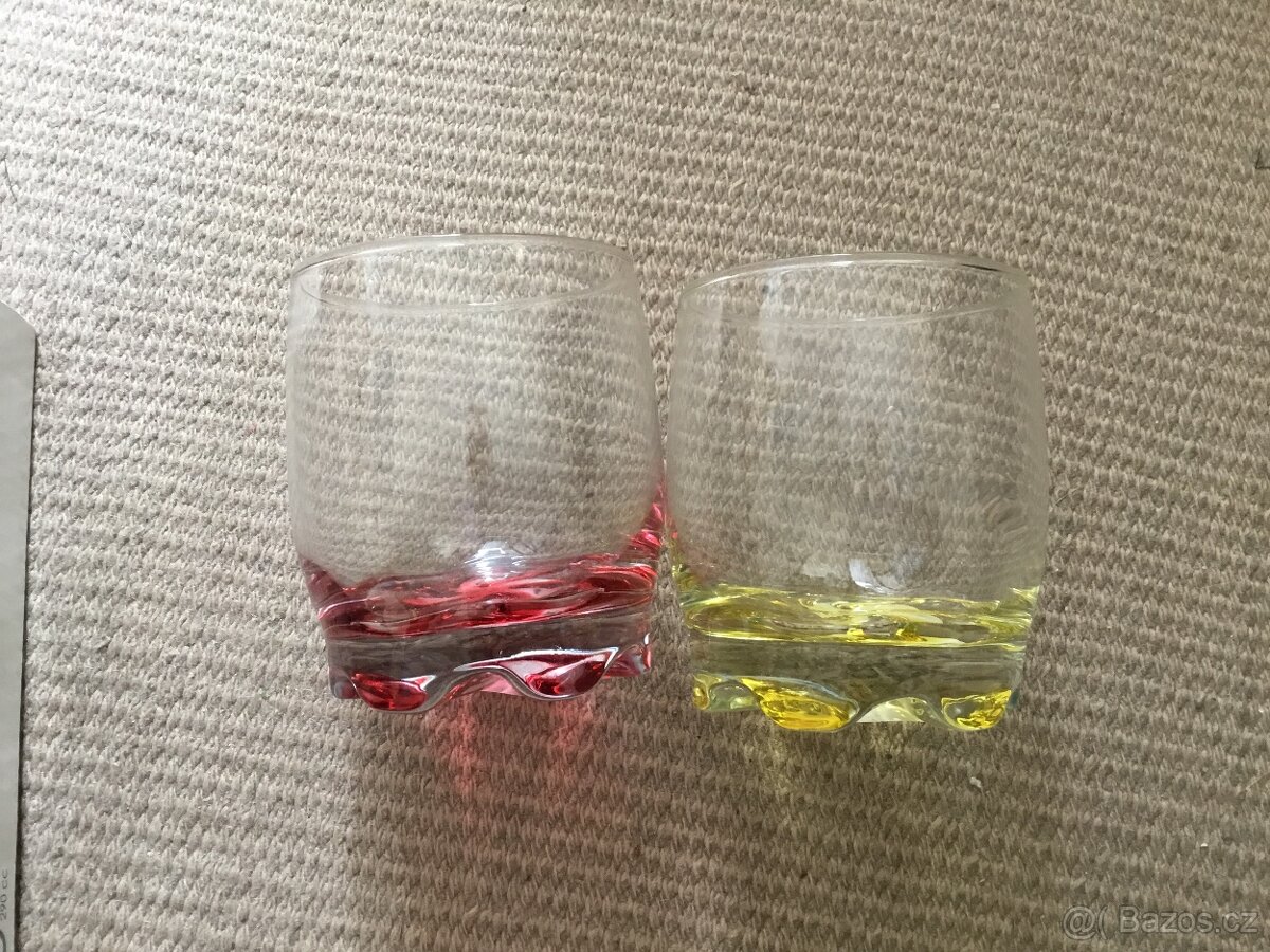 misa pevne sklo, ruzne sklenice - 9