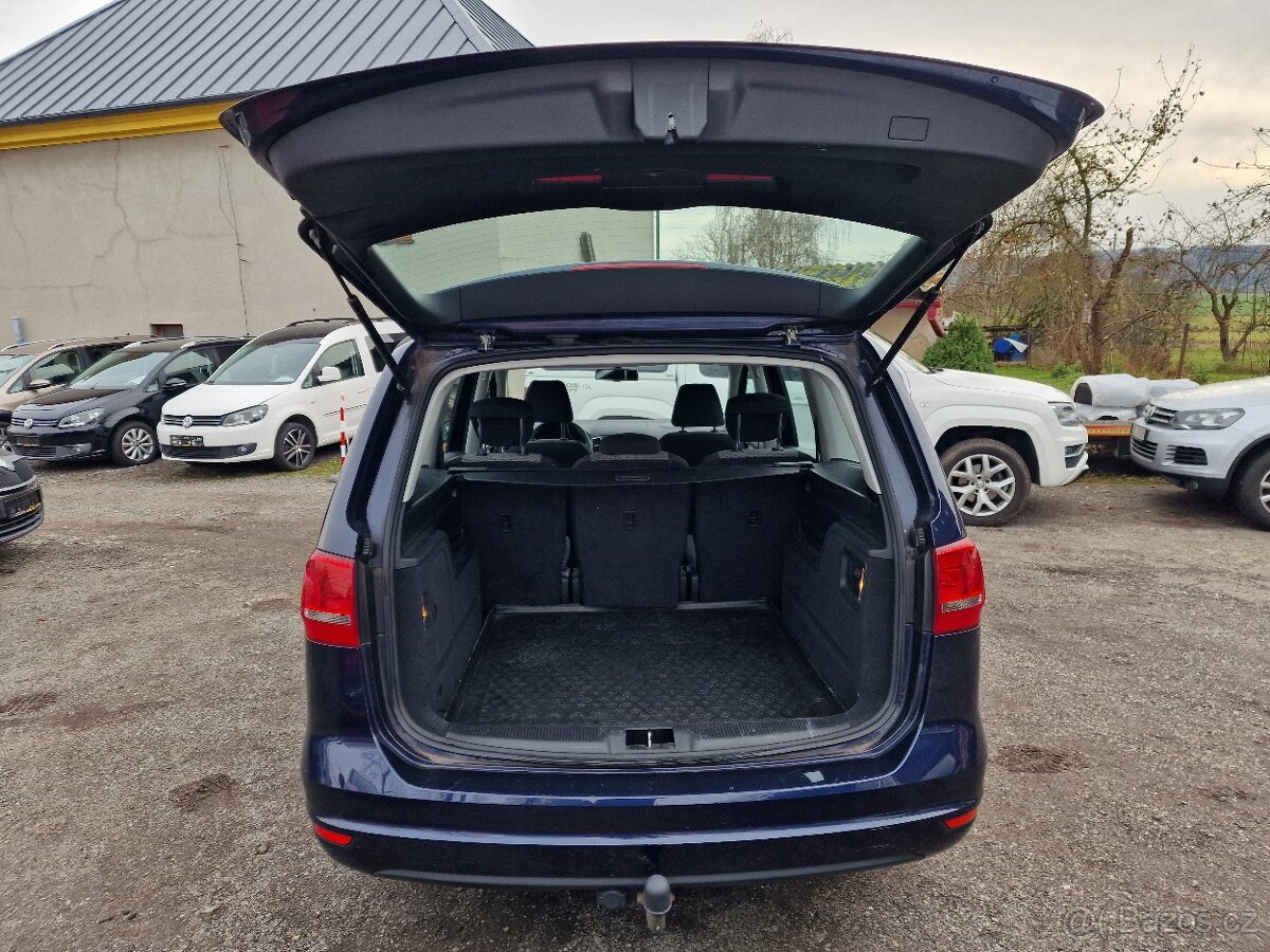 Volkswagen SHARAN 2,0TDI 103KW NAVI VÝHŘEV - 9