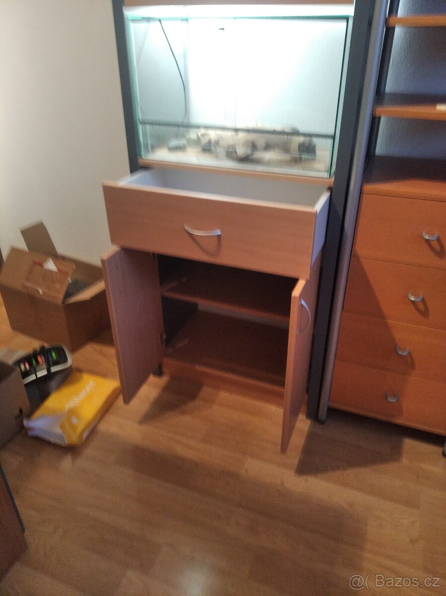 Skříň na dvě tararia + terária - 9