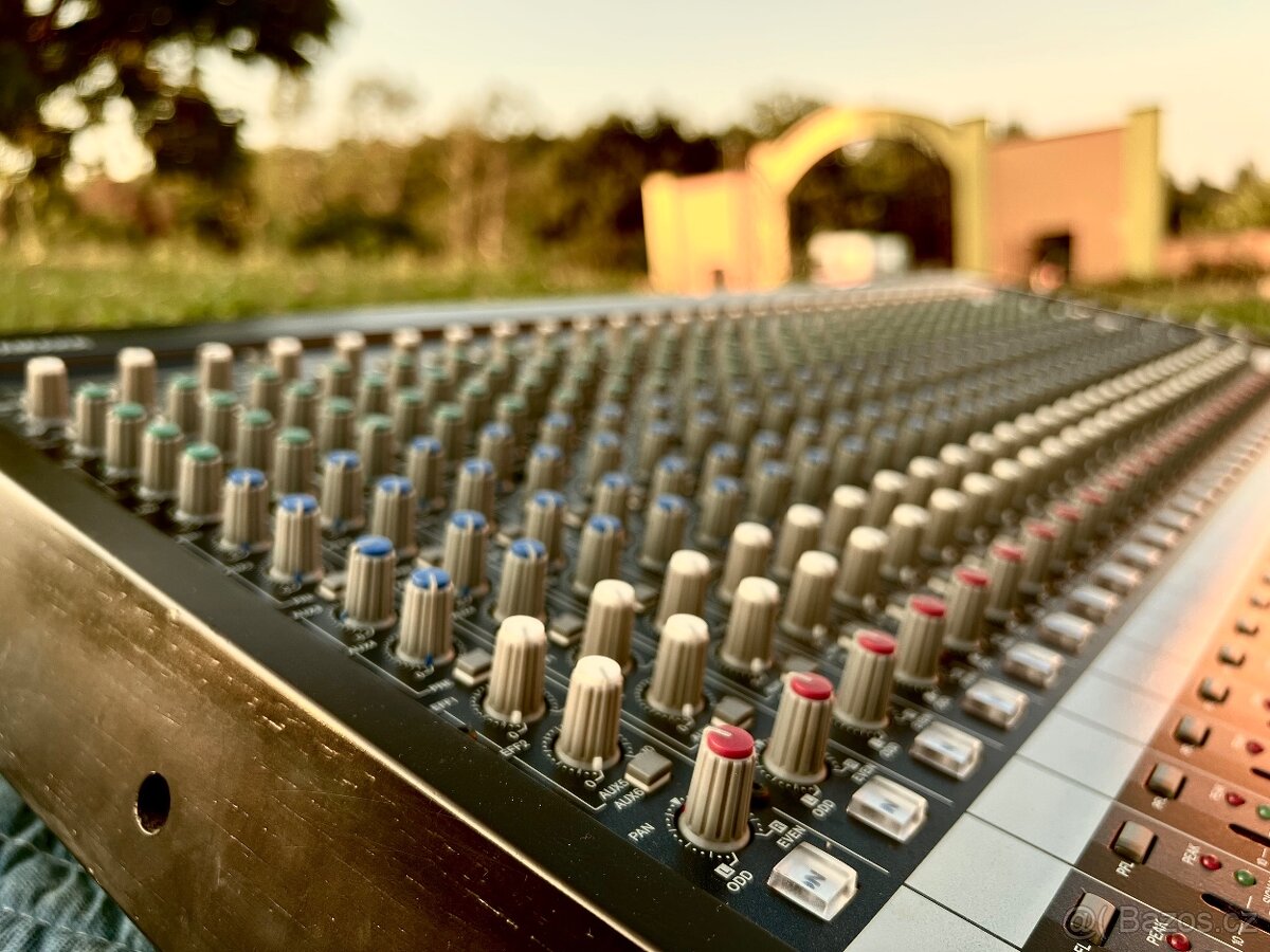 Velký mixpult Yamaha MG32/14FX - 9