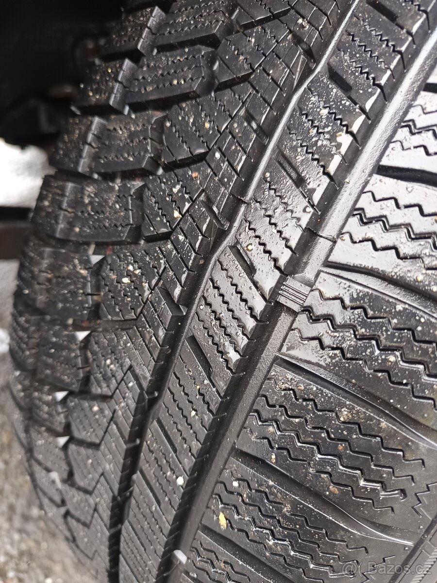 VW Transportér T5 9mist - 9