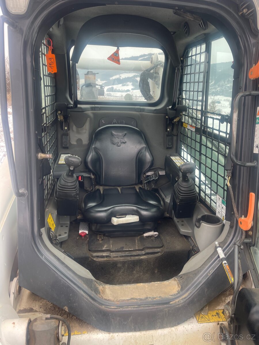 Bobcat T870 - 9