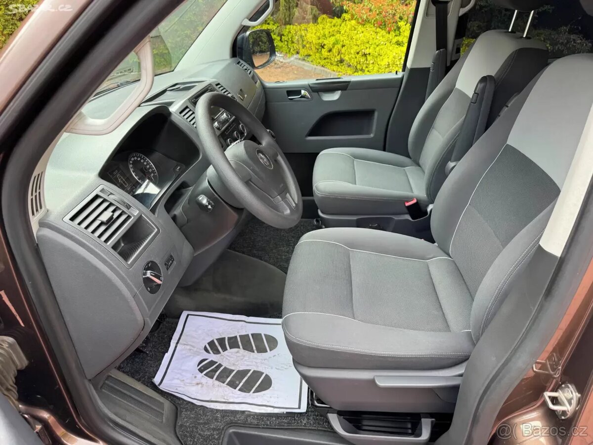 VW Multivan T5 2.0 TDI 103kW,1.Majitel,Webasto,Tažné,Navi. - 9