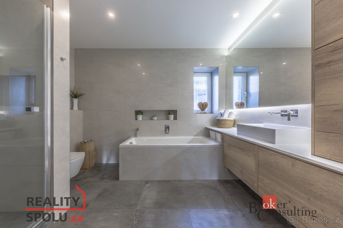 Prodej, domy/rodinný, 291 m2, U Rybníka 2/2, 25064 Zlonín, P - 9