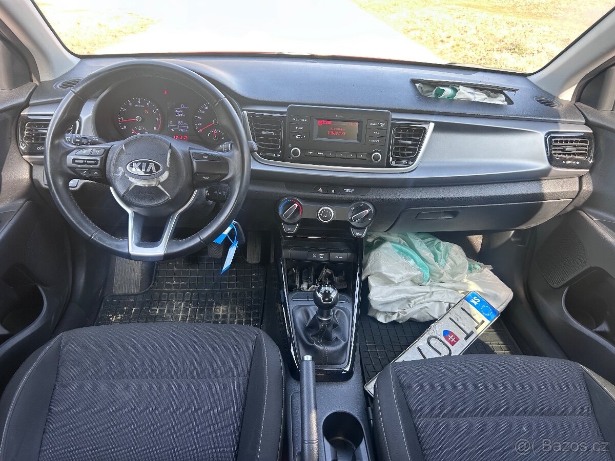 KIA Rio 1.2 benzín 2017 47609km - 9