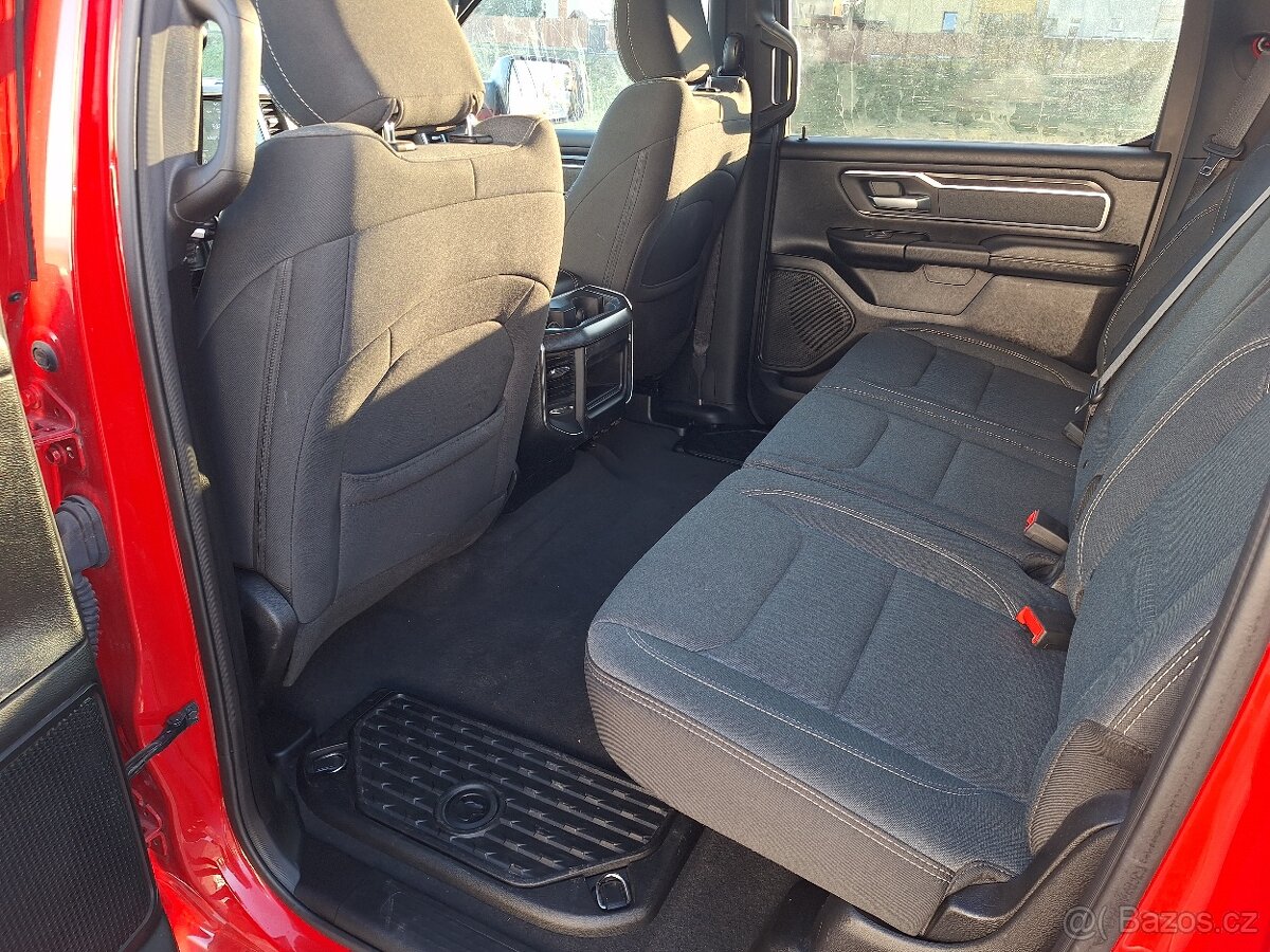 Dodge RAM 1500. 5.7 Hemi r .2019. Pouze 23.000km - 9