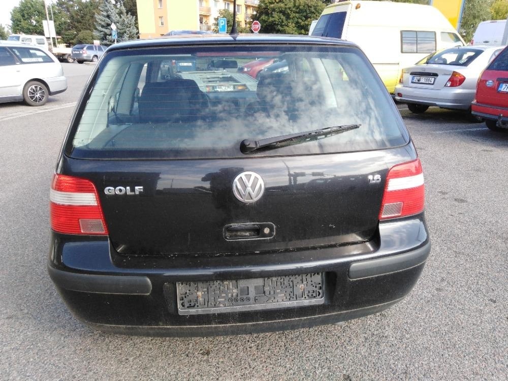 VW GOLF 4 1,6-16V BENZIN NAJ 130 KLIMATR. ZA 39000 KČ - 9