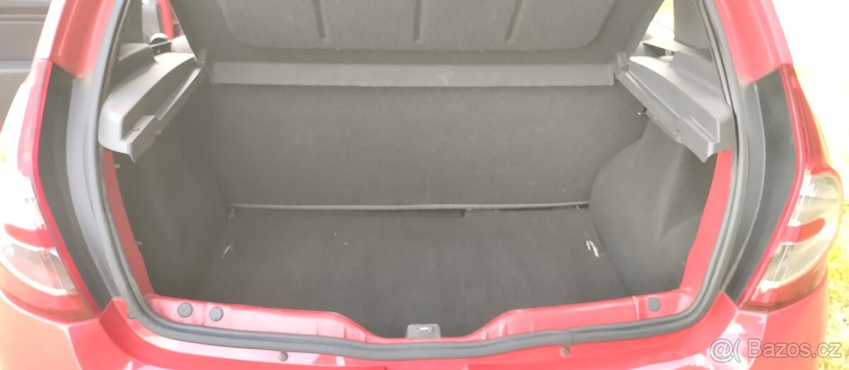 Dacia Sandero 2009, 1,4 - 9