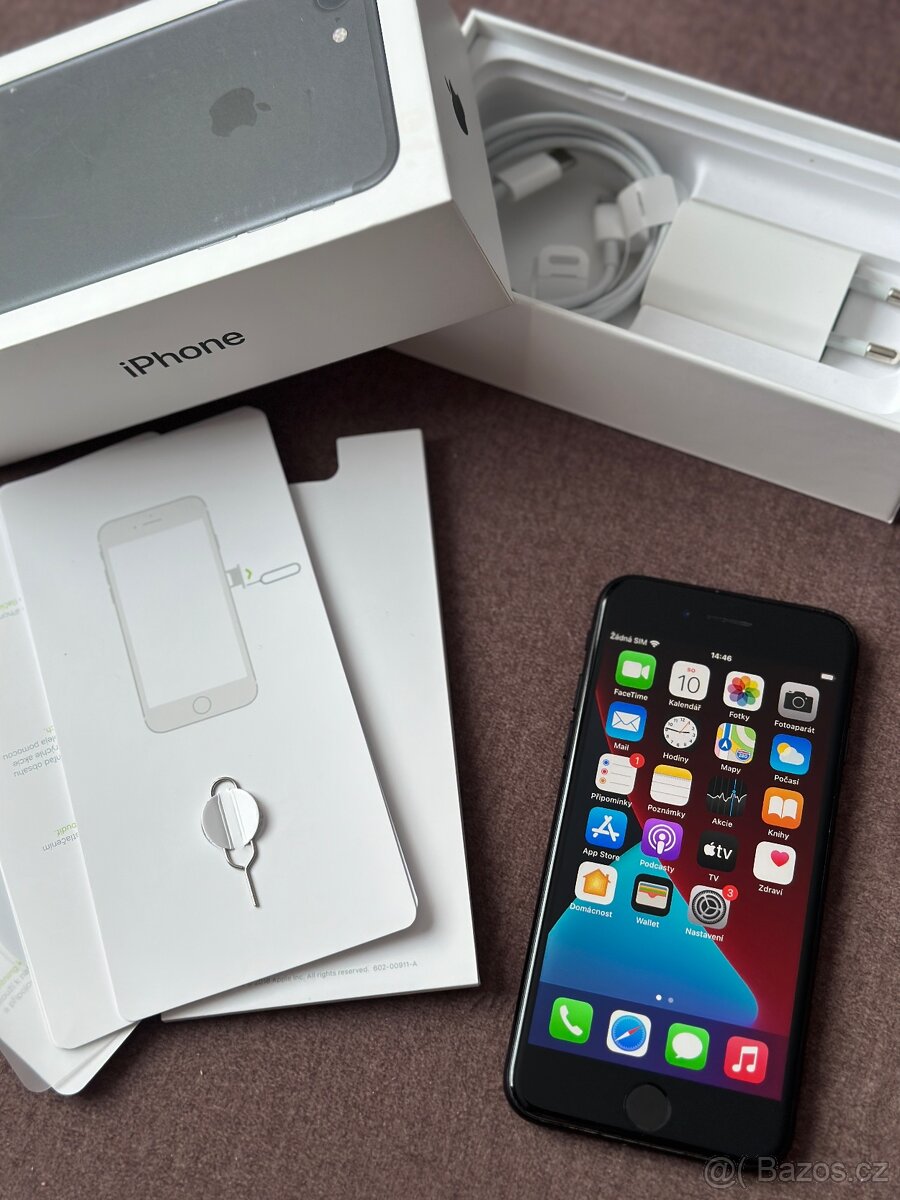 Apple iPhone 7 Black 32GB - 9