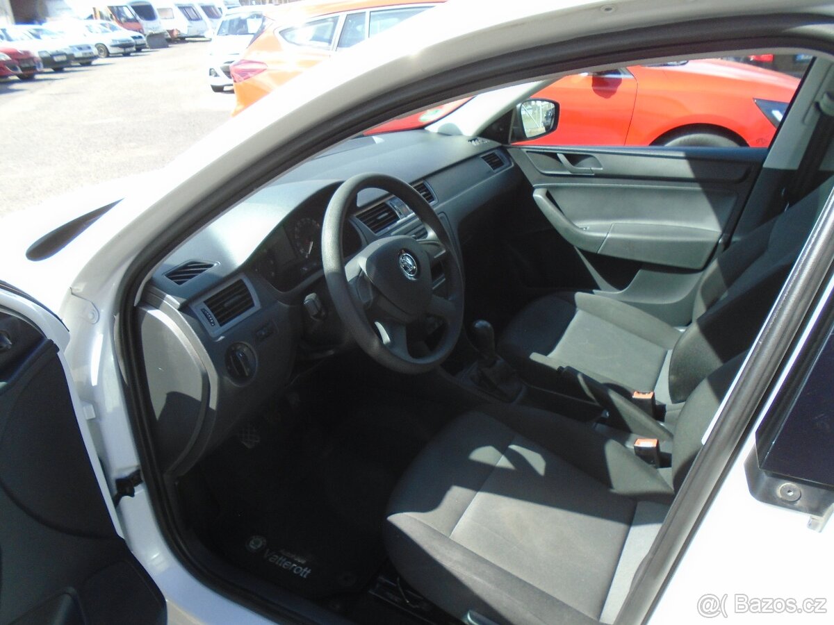 Škoda Rapid 1.2 55kW SERVISNÍ KNIHA - 9