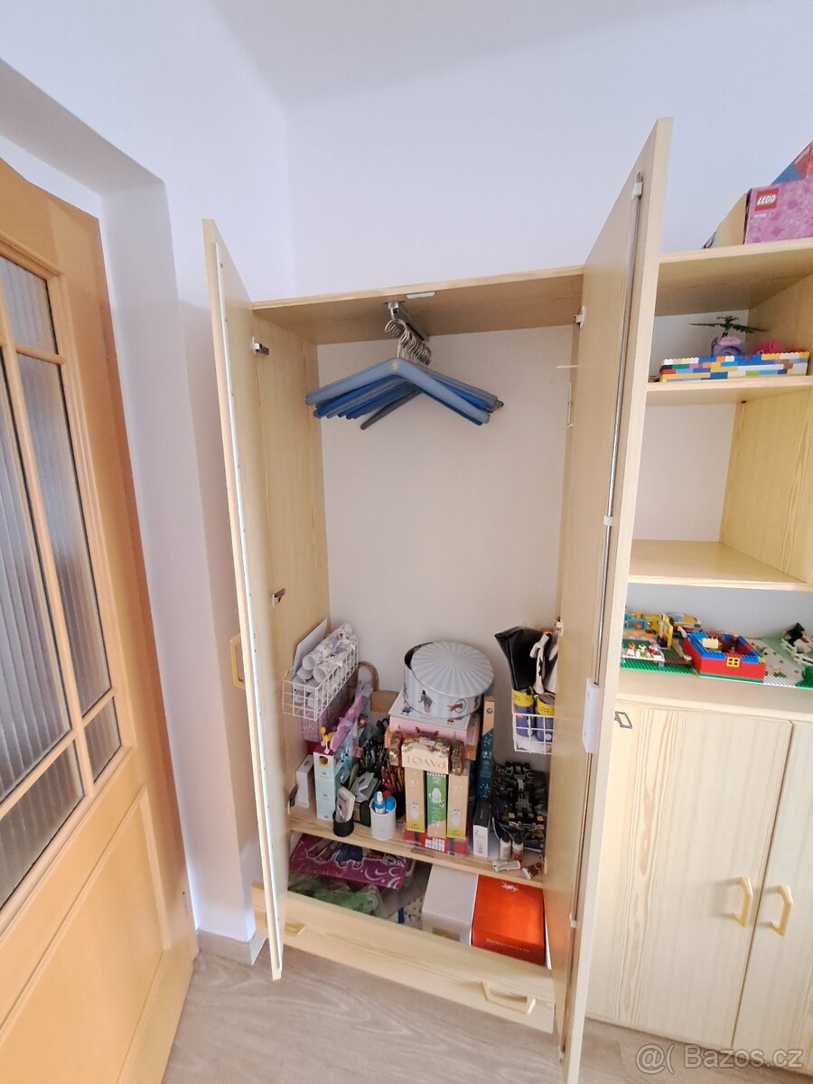 Vybavení dětského pokoje s postelí - 9