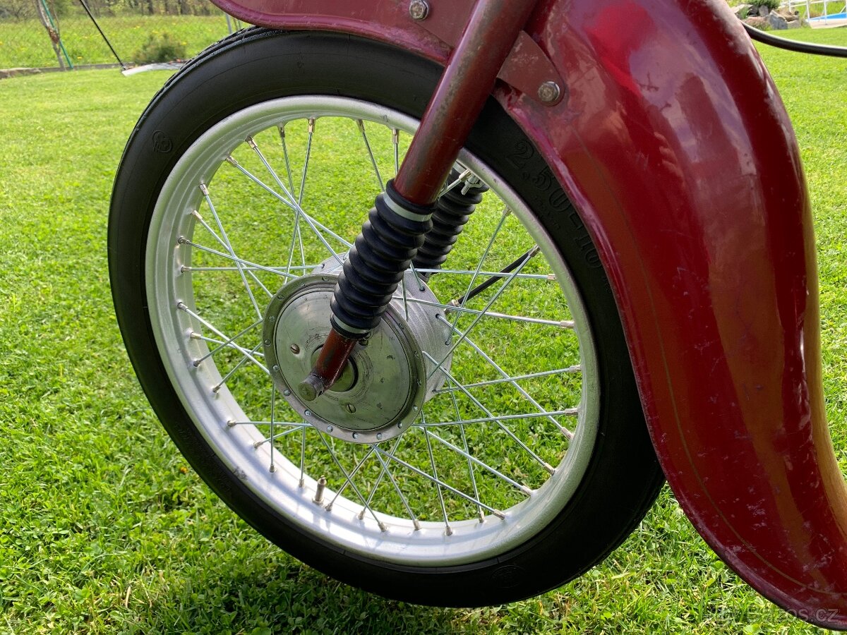 Jawa 555, kráska z 60. let - 9