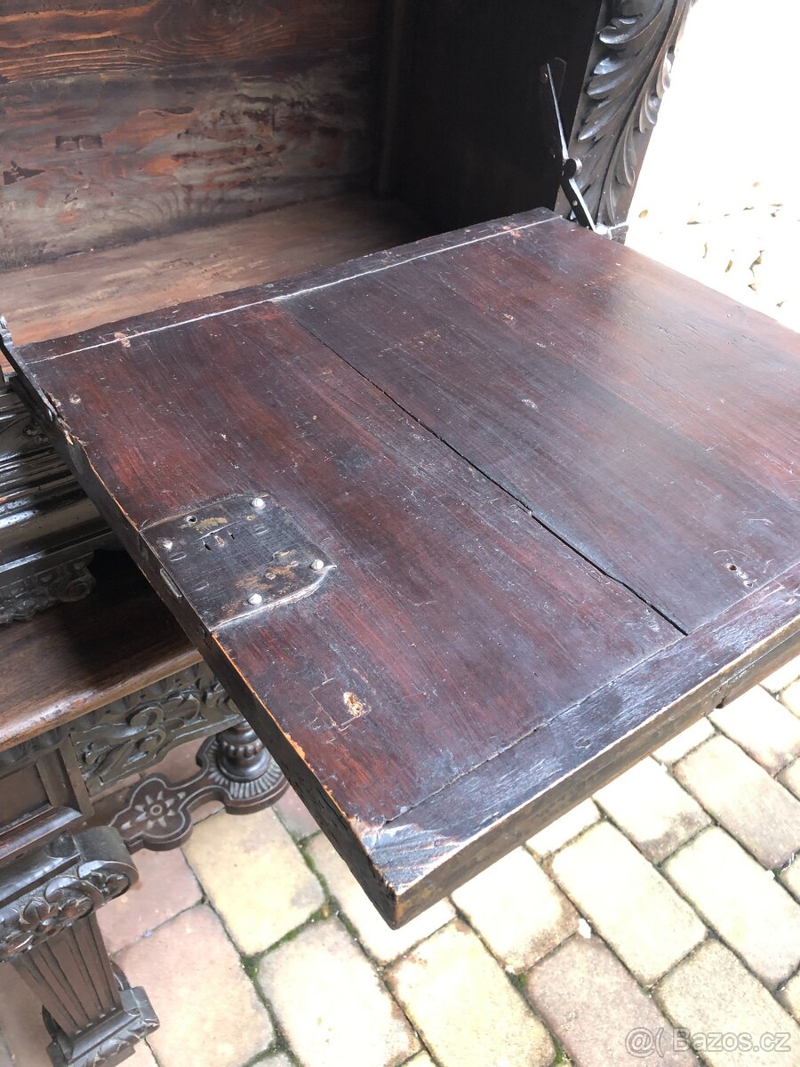 Starožitný příborník - 9