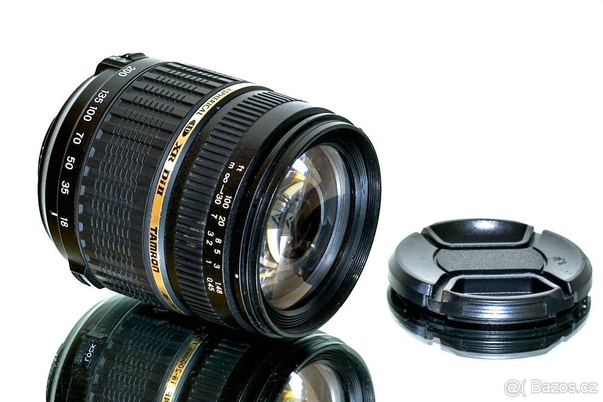 Nikon D5600 + Tamron 18-200mm + 16GB + stativ + brašna - 9