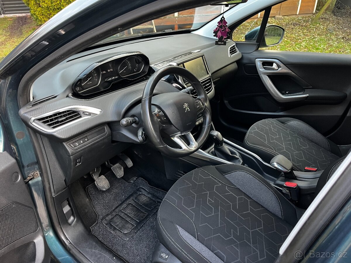 Peugeot 2008 1.2i 81Kw r.v2016 Nové v ČR - 9
