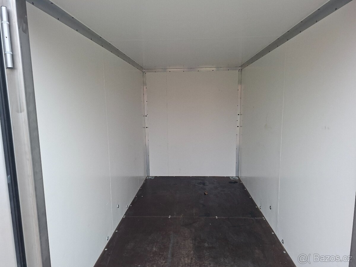 izolovaný skříňový přívěsný vozík - 9