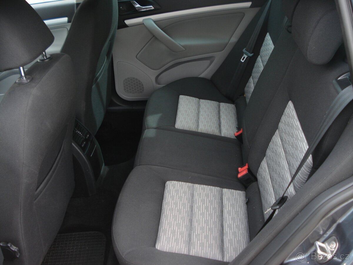 Škoda Octavia Kombi 1.4 TSI,SERVISKA,NOVÁ STK - 9