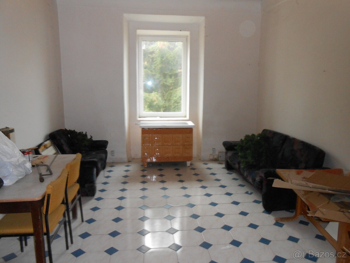 K prodeji komerční objekt/objekt k bydlení v obci Úlibice. - 9