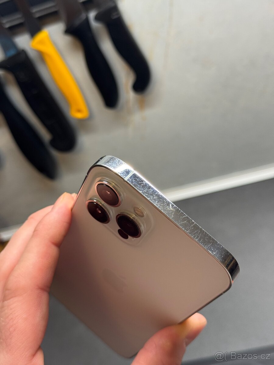 iPhone 12 Pro Max 128 GB - výborný stav - 9