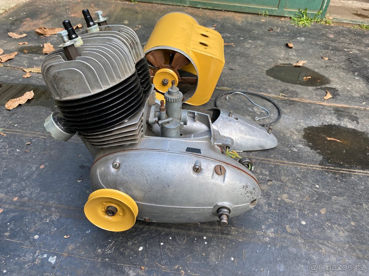 velorex 350 mechanika - kompletní motor - 9