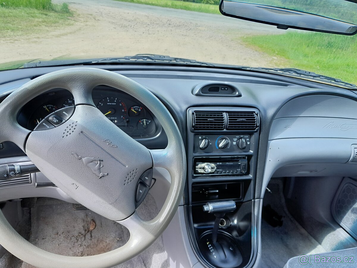 Ford mustang v6 3.8 1995 nová STK - 9