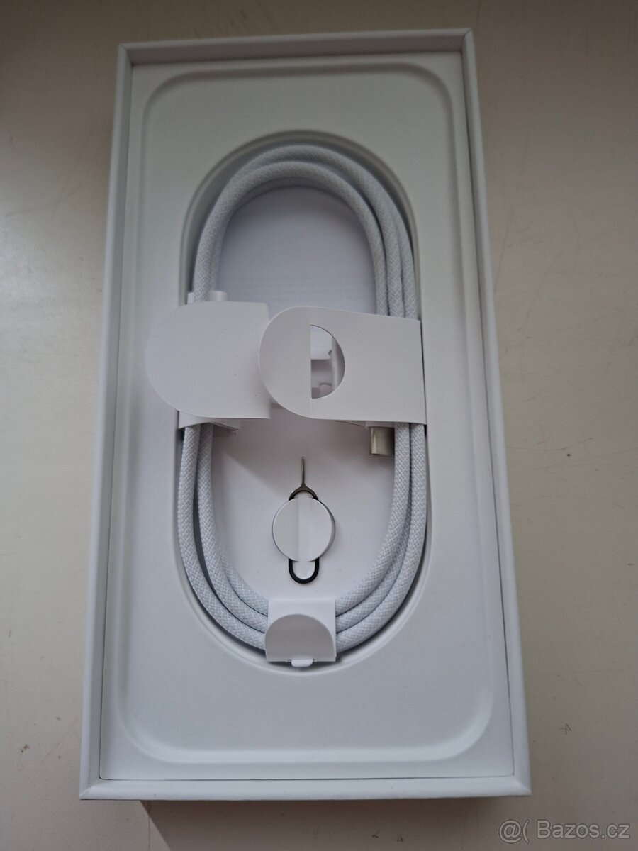 iPhone 16 Pro Max, 256 GB, stříbrná/silver. TOP STAV - 9