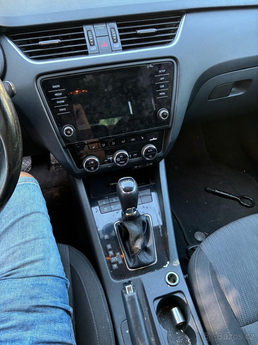 Dražba Škoda Octavia 1.6 TDi DSG Style 85 kW nepojízdná - 9