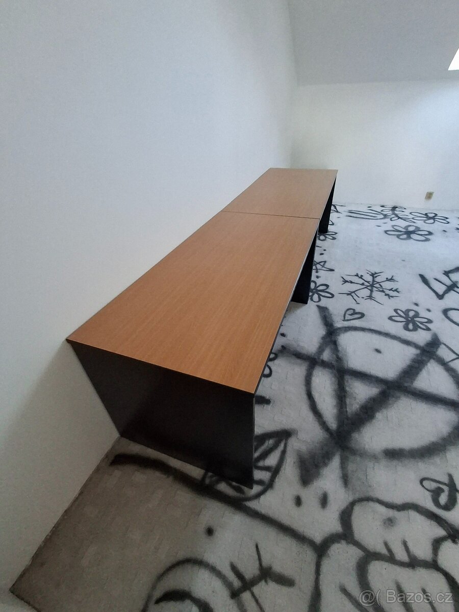 KANCELÁŘSKÉ 3 STOLY - 9