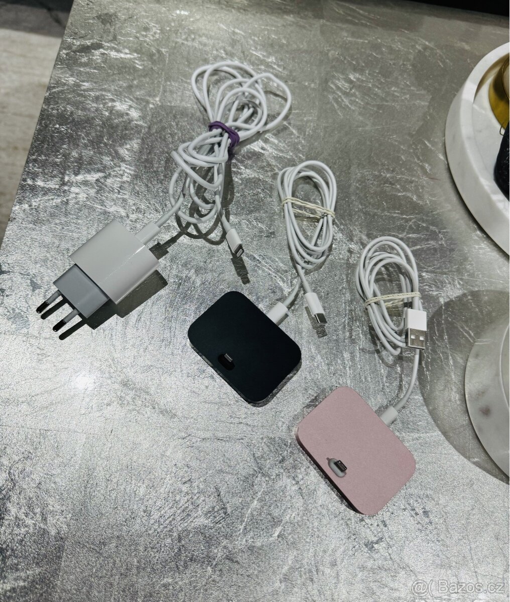 stojánky/nabijecky na apple iPhone - 9