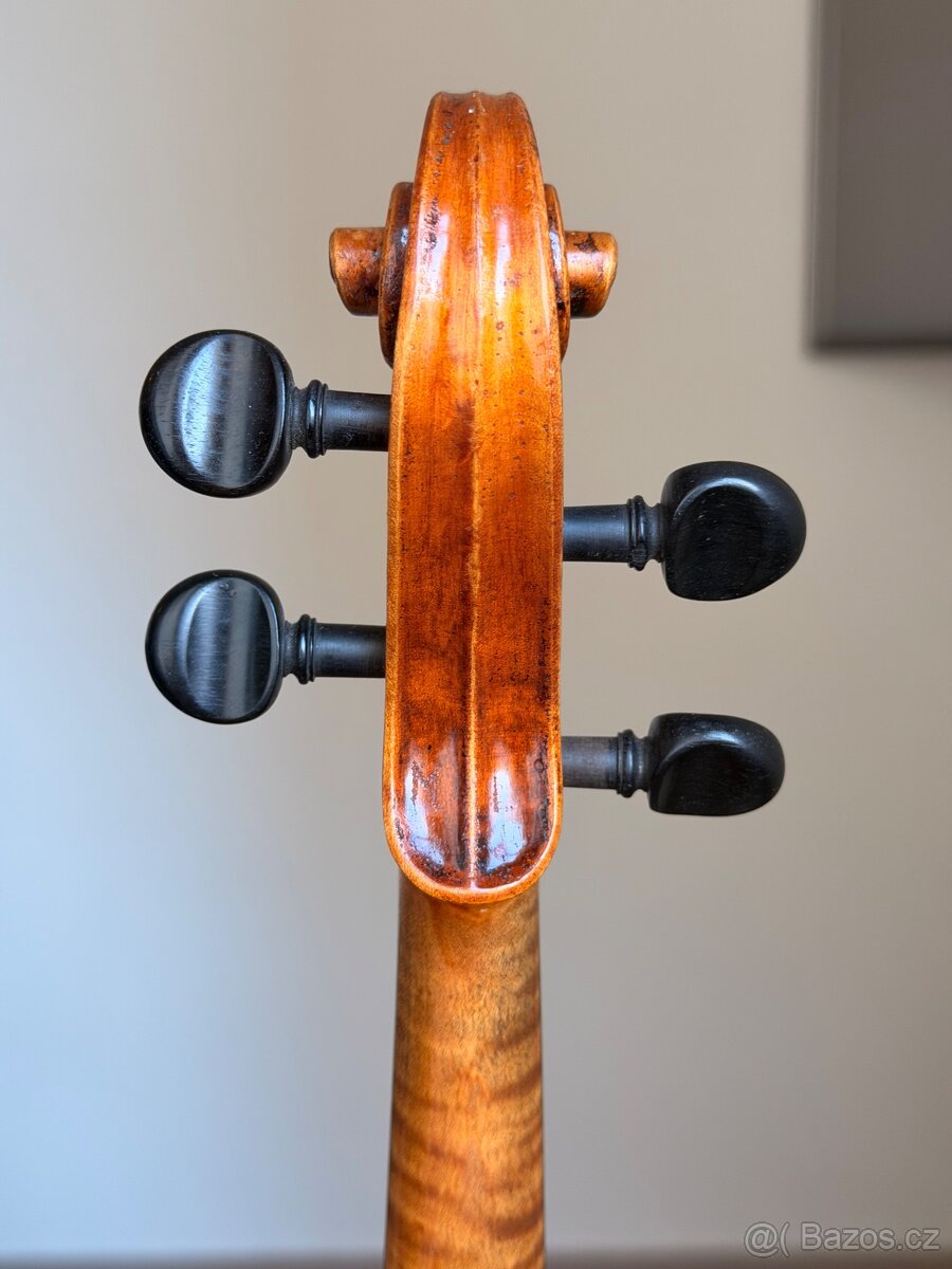 Krásné staré housle - 9