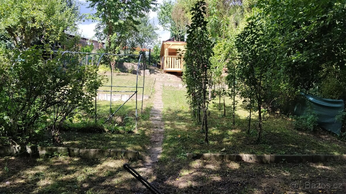 Chata 22 m2, zahrada 300 m2 - 9