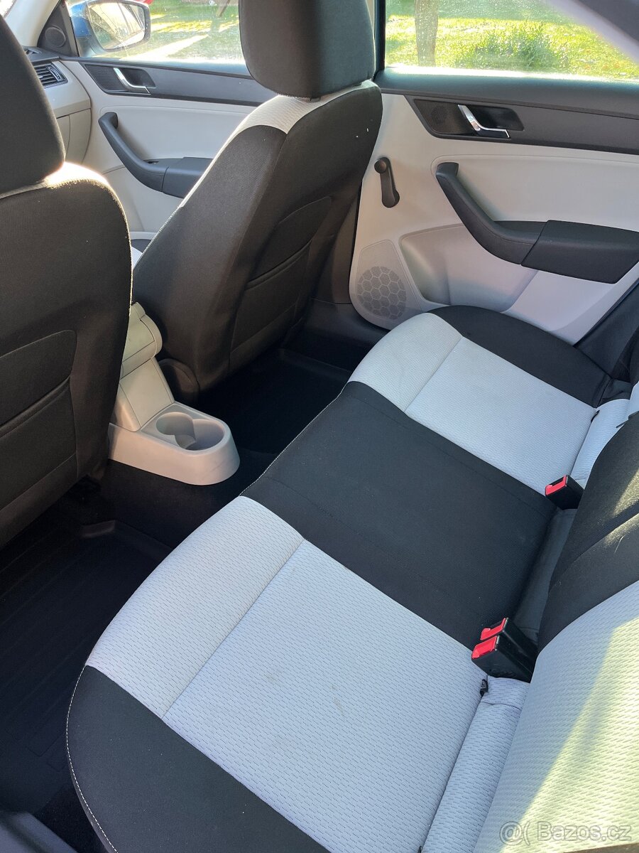 Prodám Škoda Rapid 1.6 TDI 77kw - 9