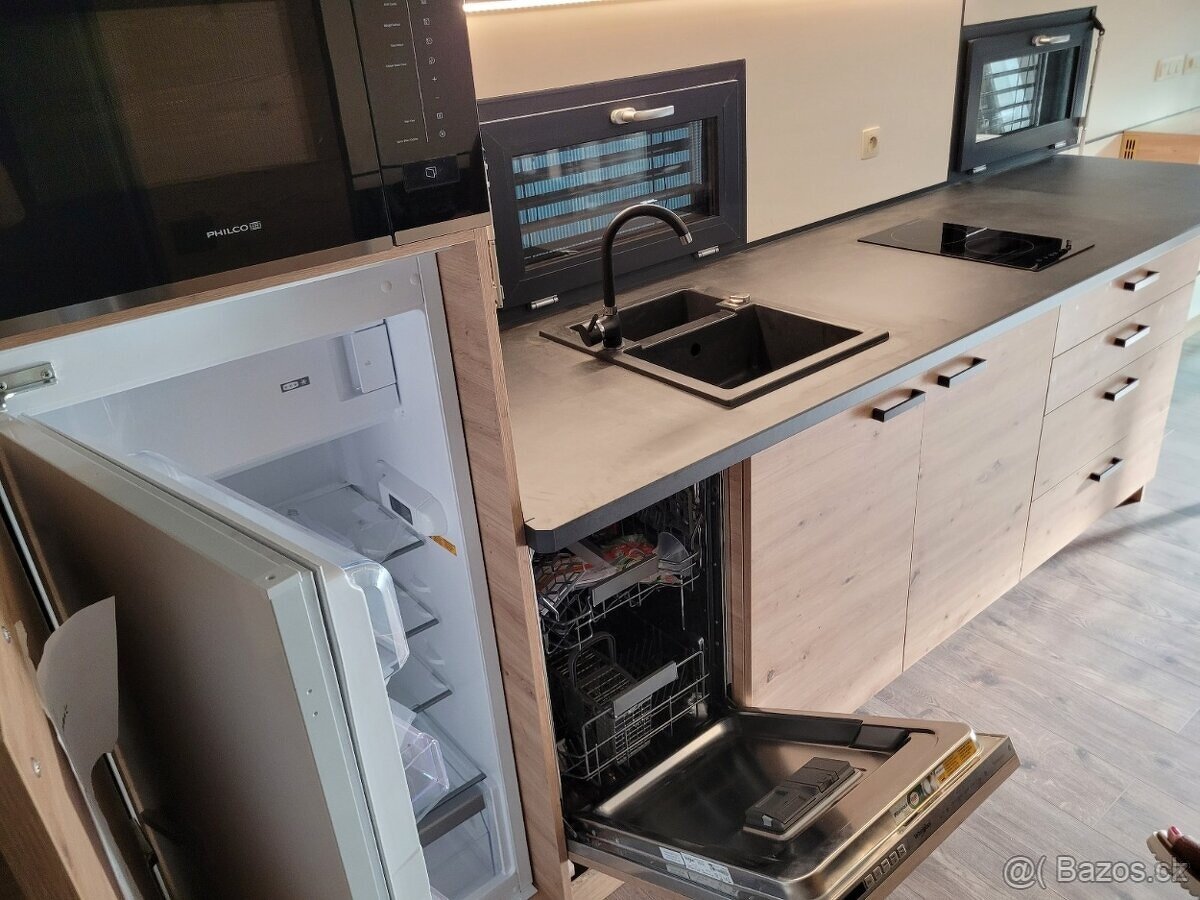 Hausbot 15x4,2m celoročne obývateľný - 9