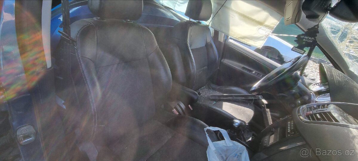 Peugeot 207 hatchback 1.6 hdi - 9